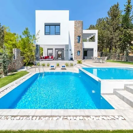 Sleeps 7 Pool Air Con Wifi ヴィラ