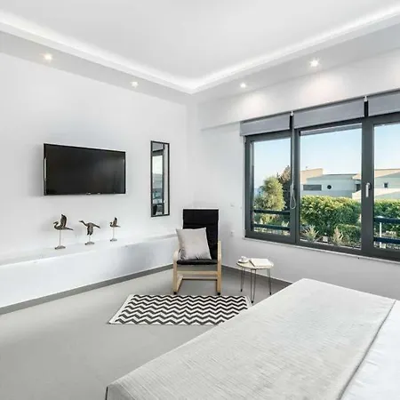 Sleeps 7 Pool Air Con Wifi * ラルドス