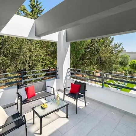 Sleeps 7 Pool Air Con Wifi * Lardos