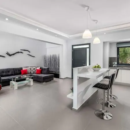 Sleeps 7 Pool Air Con Wifi *