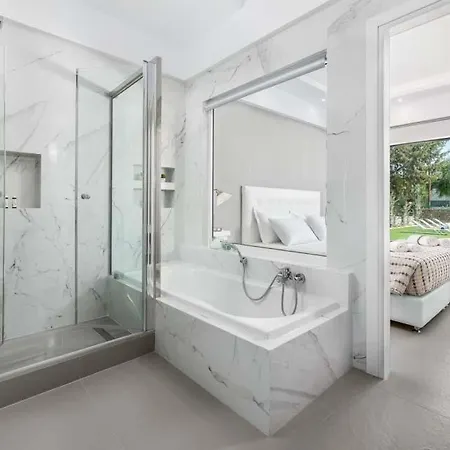 Vilă Sleeps 7 Pool Air Con Wifi *