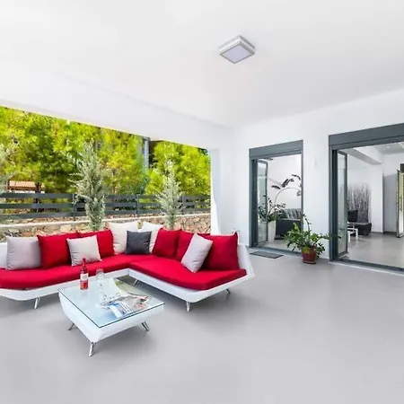 Sleeps 7 Pool Air Con Wifi Villa